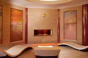 Retro Riverside Wellness Resort