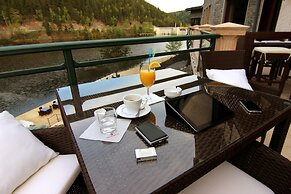 Retro Riverside Wellness Resort