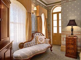 Craig's Royal Hotel