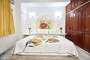The Alondra Hotel