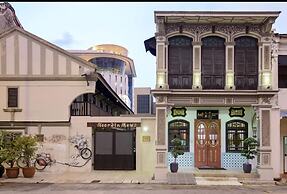 Noordin Mews