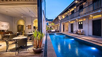 Noordin Mews