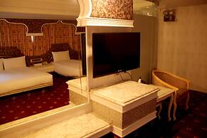Crystal Hotel