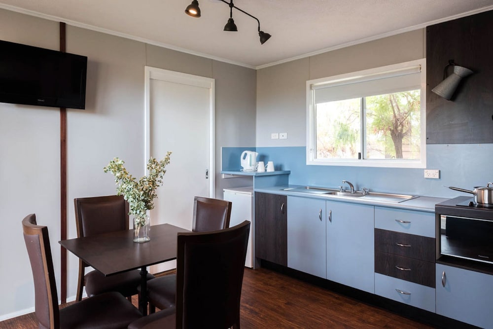 Saltbush Retreat