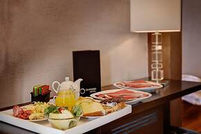 Dharma Luxury Hotel & Spa.
