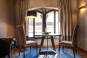 Dharma Luxury Hotel & Spa.