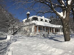 Auberge Du Sault-A-La-Puce