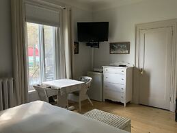 Auberge Du Sault-A-La-Puce