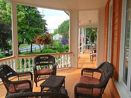 Auberge Du Sault-A-La-Puce