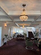 Crown Mansion Boutique Hotel & Villas