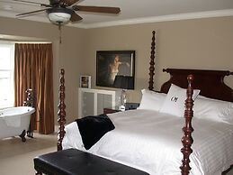 Crown Mansion Boutique Hotel & Villas