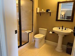 Crown Mansion Boutique Hotel & Villas