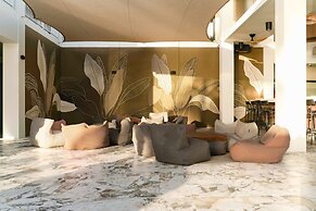 Papagayo Beach Hotel