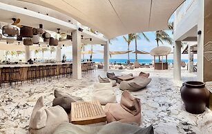 Papagayo Beach Hotel