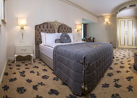 Cassiel Hotel