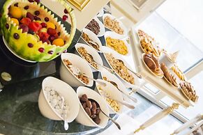 Cassiel Hotel