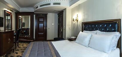 Cassiel Hotel