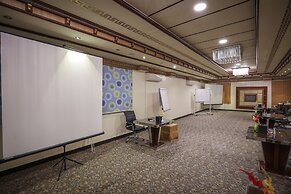 Meral Crown Hotel