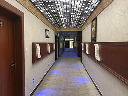 Meral Crown Hotel