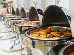 Meral Crown Hotel