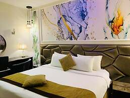 Meral Crown Hotel