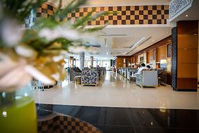 Meral Crown Hotel