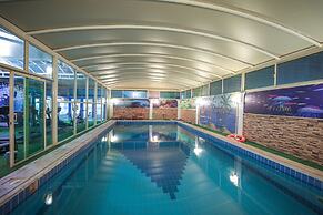 Meral Crown Hotel