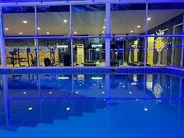 Meral Crown Hotel