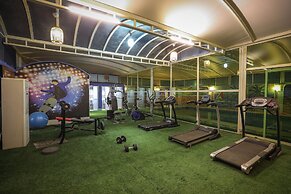Meral Crown Hotel