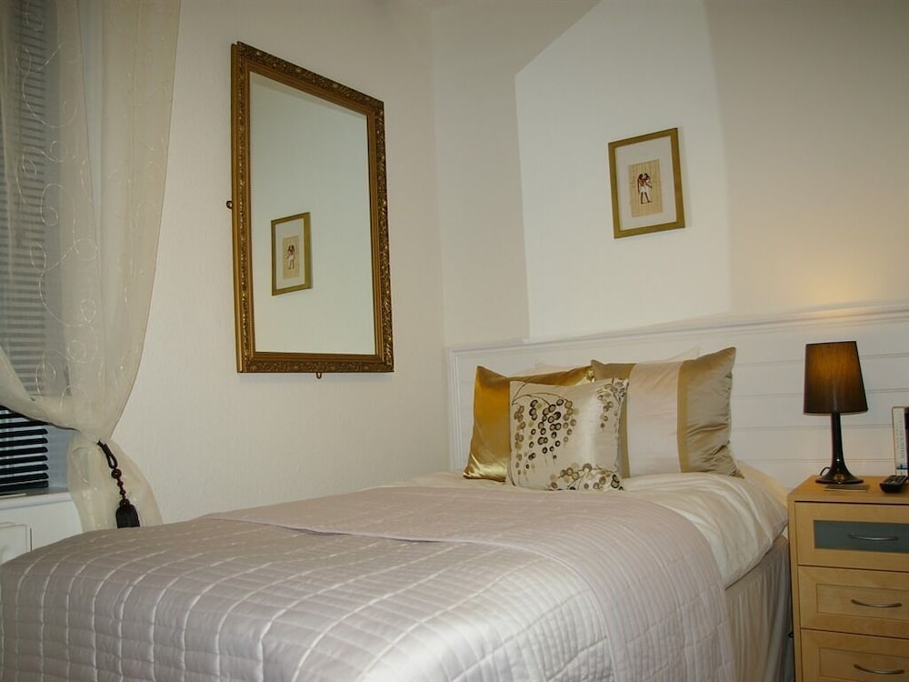The Chichester Inn