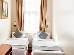 St George Hotel