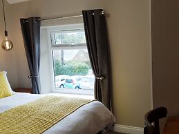 The Bowes Hotel