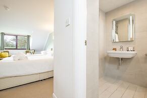 Trewern Arms Hotel