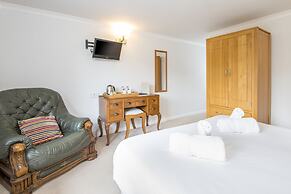Trewern Arms Hotel