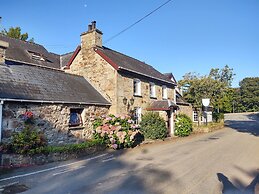 Trewern Arms Hotel