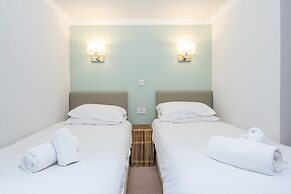 Trewern Arms Hotel