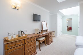 Trewern Arms Hotel