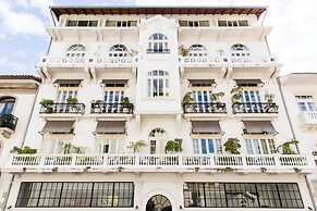 American Trade Hotel