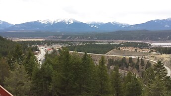 Rocky Mountain Springs Lodge