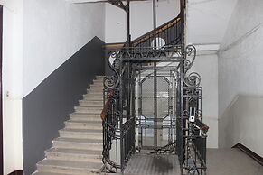 Family Palace Hotel
