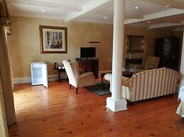 Cricklewood Manor