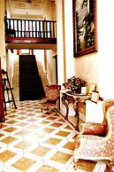 Cricklewood Manor