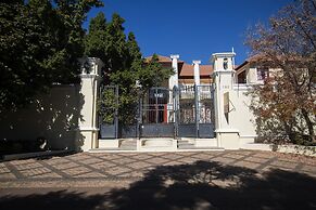 Cricklewood Manor