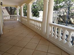 Cricklewood Manor