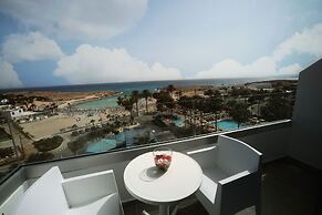 Anonymous Beach Hotel - Adults Only