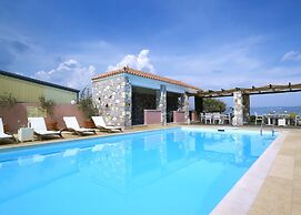 Aeolis Apartments & Studios