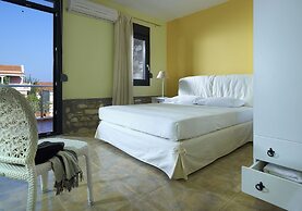 Aeolis Apartments & Studios