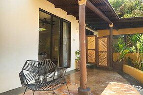 Manta Raya Hotel