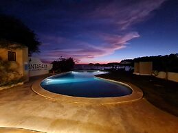Manta Raya Hotel