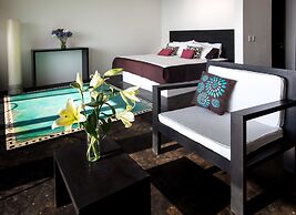 Manta Raya Hotel